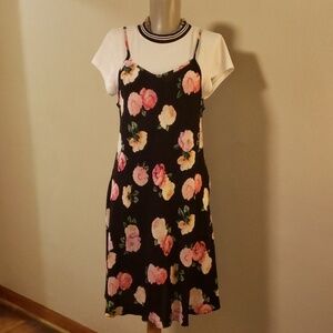 ❤ 3/$30 The Edit summer floral 2 piece set. Size L